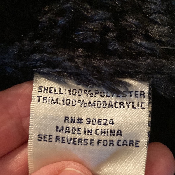 Striking Faux Suede, Faux Fur Vest - Picture 6 of 10